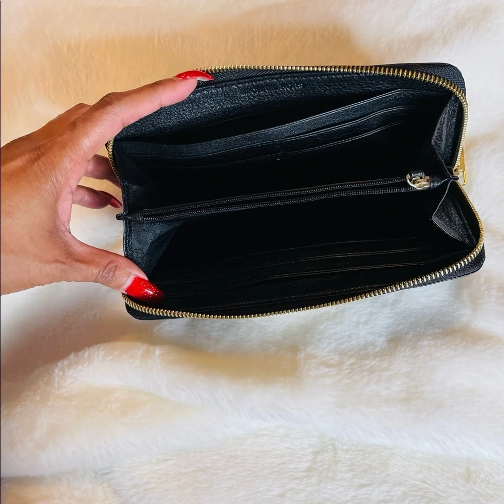 ❌❌❌❌Sold❌❌❌Authentic Michael Kors Wallet - Picture 6 of 8